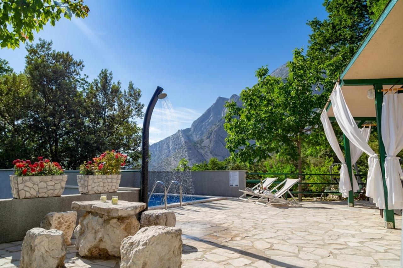 Stone House Nikolina With Heated Pool Villa Bast Bagian luar foto