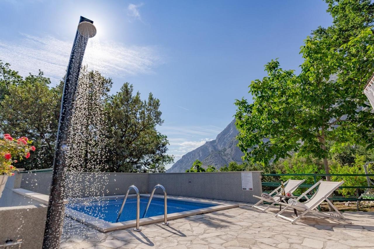 Stone House Nikolina With Heated Pool Villa Bast Bagian luar foto