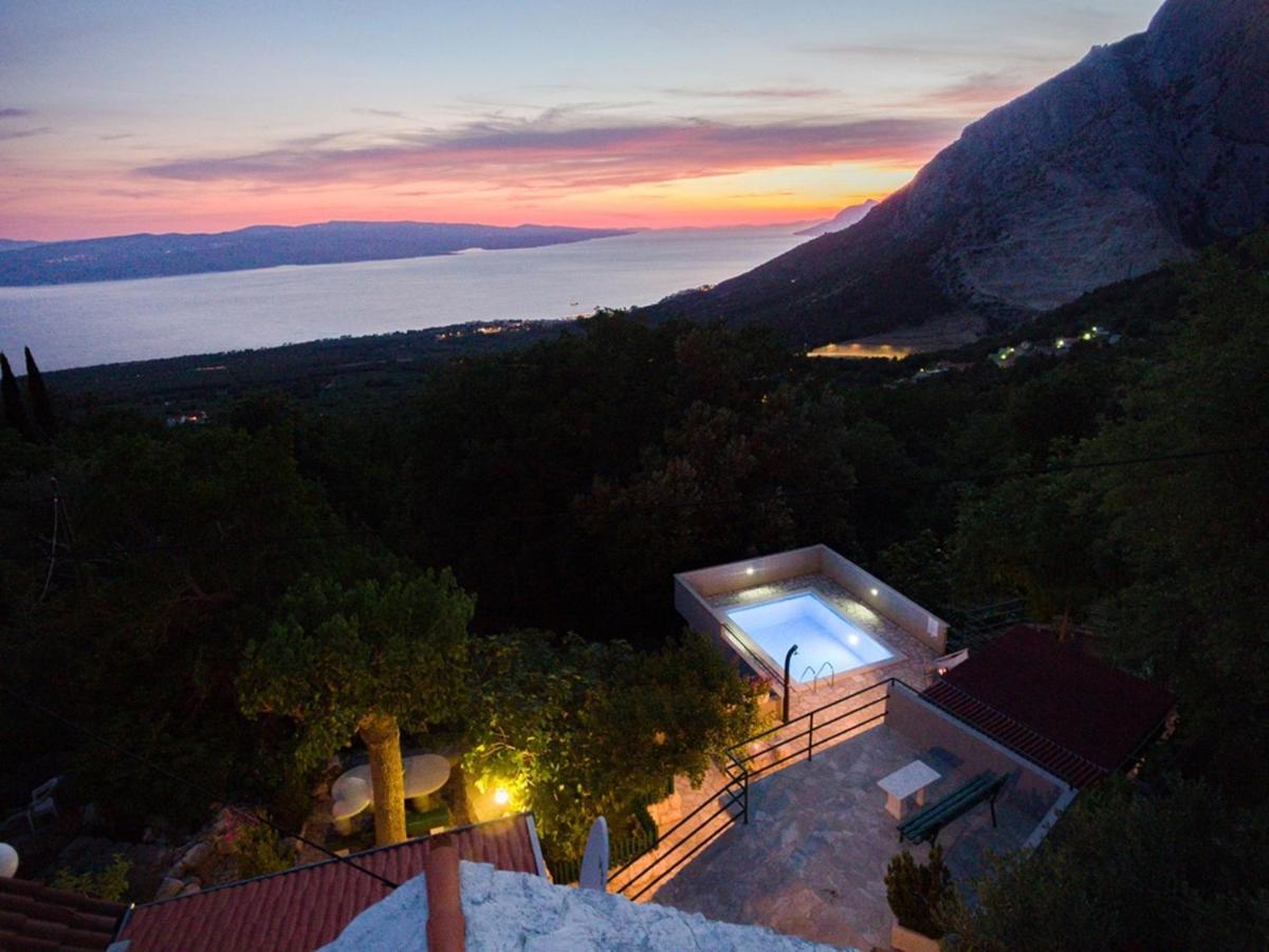 Stone House Nikolina With Heated Pool Villa Bast Bagian luar foto
