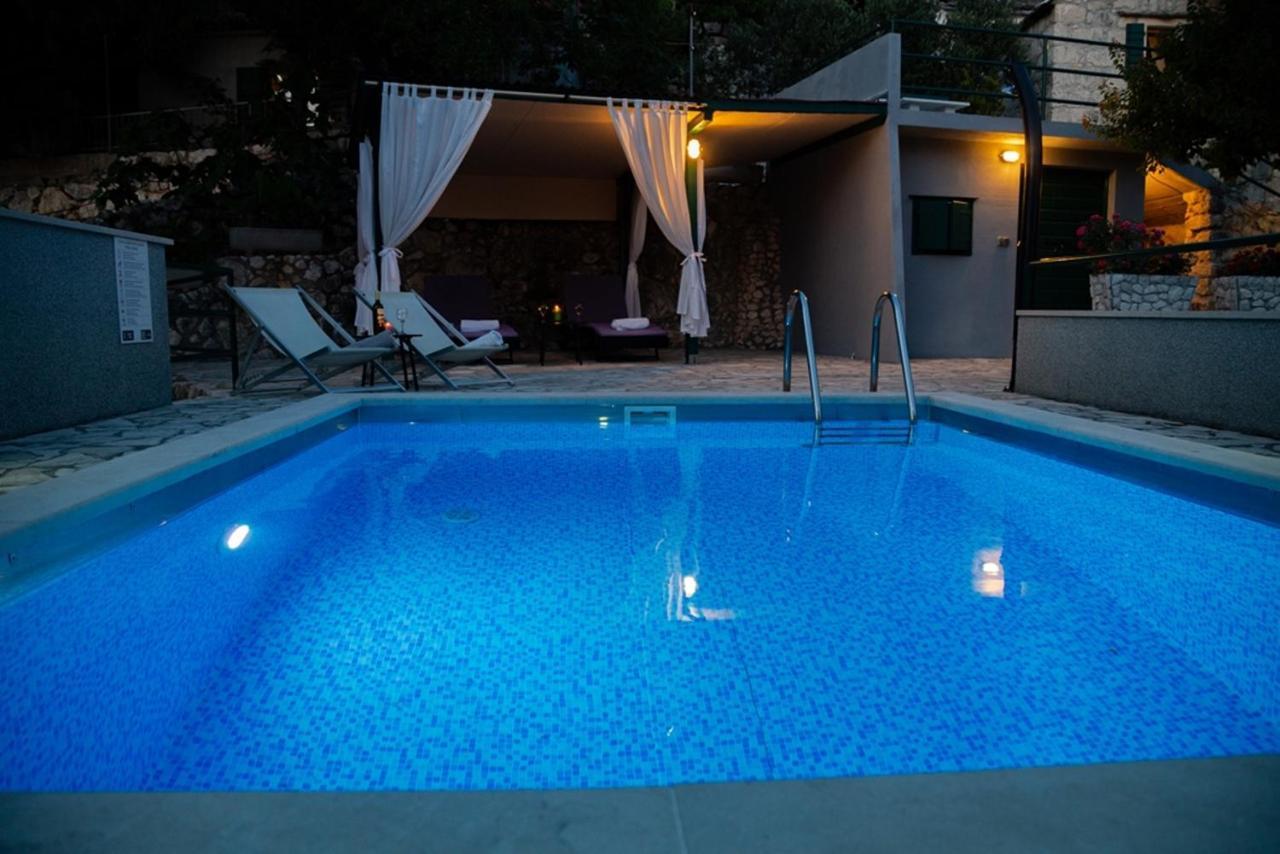 Stone House Nikolina With Heated Pool Villa Bast Bagian luar foto