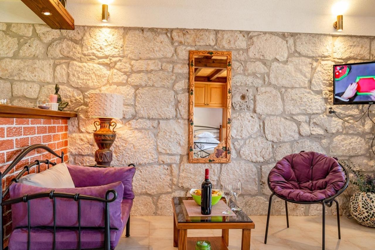 Stone House Nikolina With Heated Pool Villa Bast Bagian luar foto