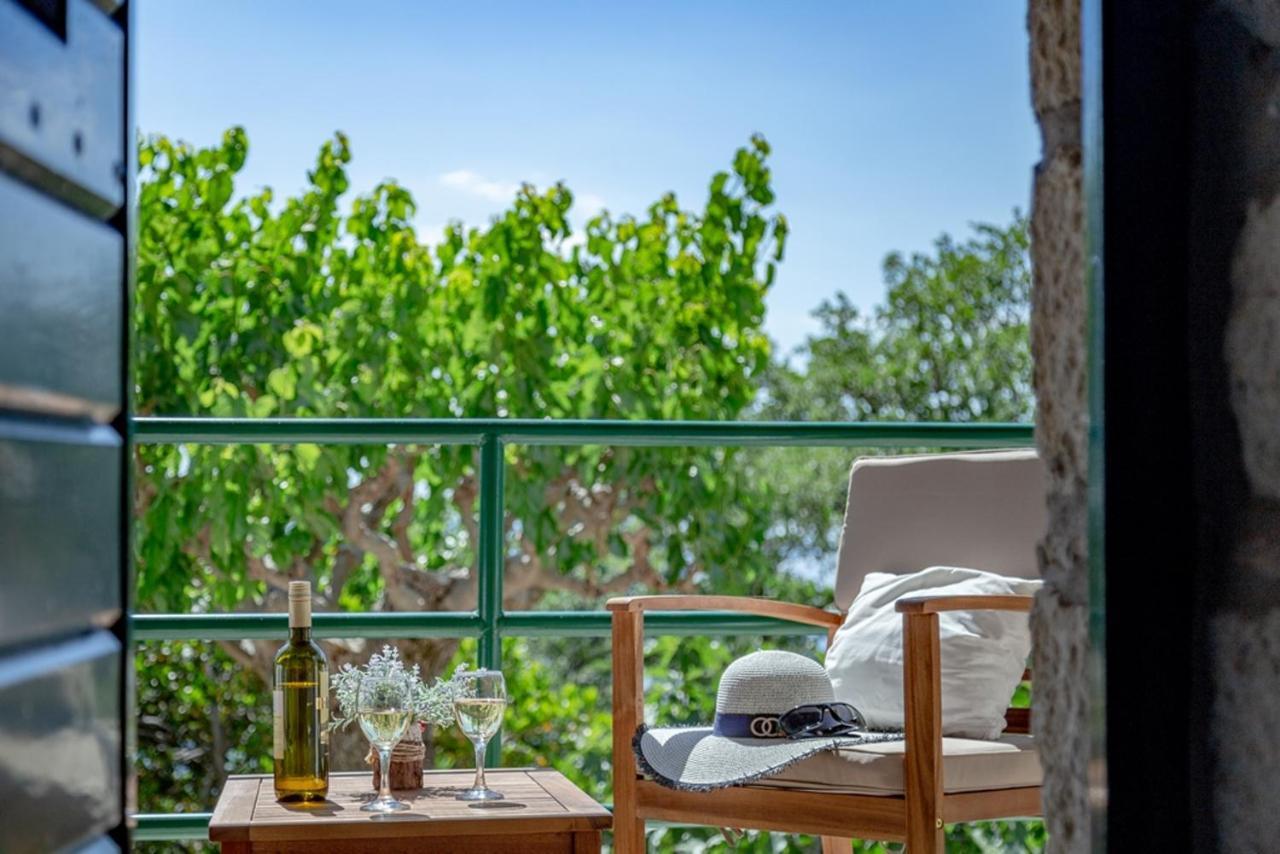Stone House Nikolina With Heated Pool Villa Bast Bagian luar foto
