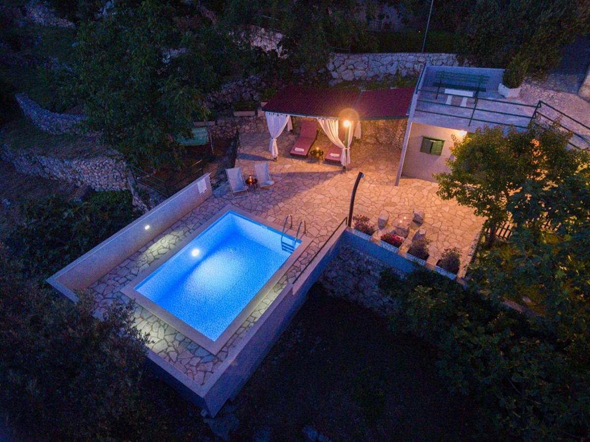 Stone House Nikolina With Heated Pool Villa Bast Bagian luar foto