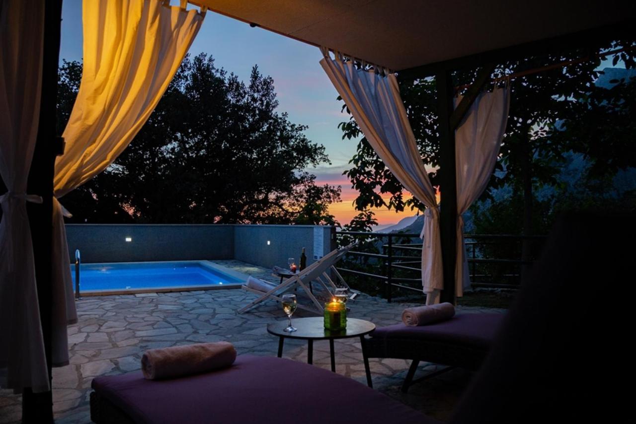 Stone House Nikolina With Heated Pool Villa Bast Bagian luar foto