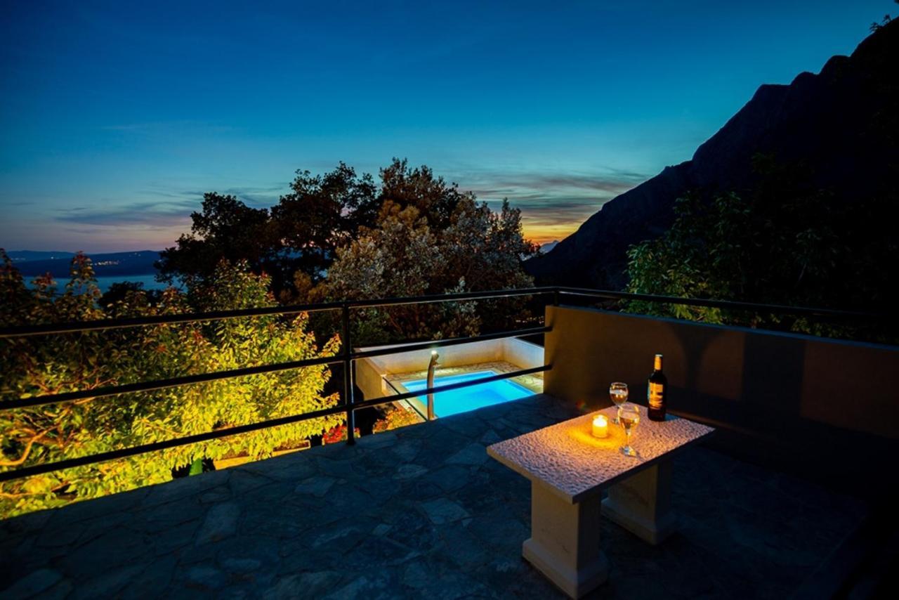 Stone House Nikolina With Heated Pool Villa Bast Bagian luar foto