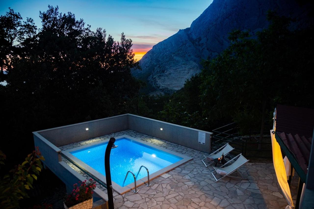 Stone House Nikolina With Heated Pool Villa Bast Bagian luar foto