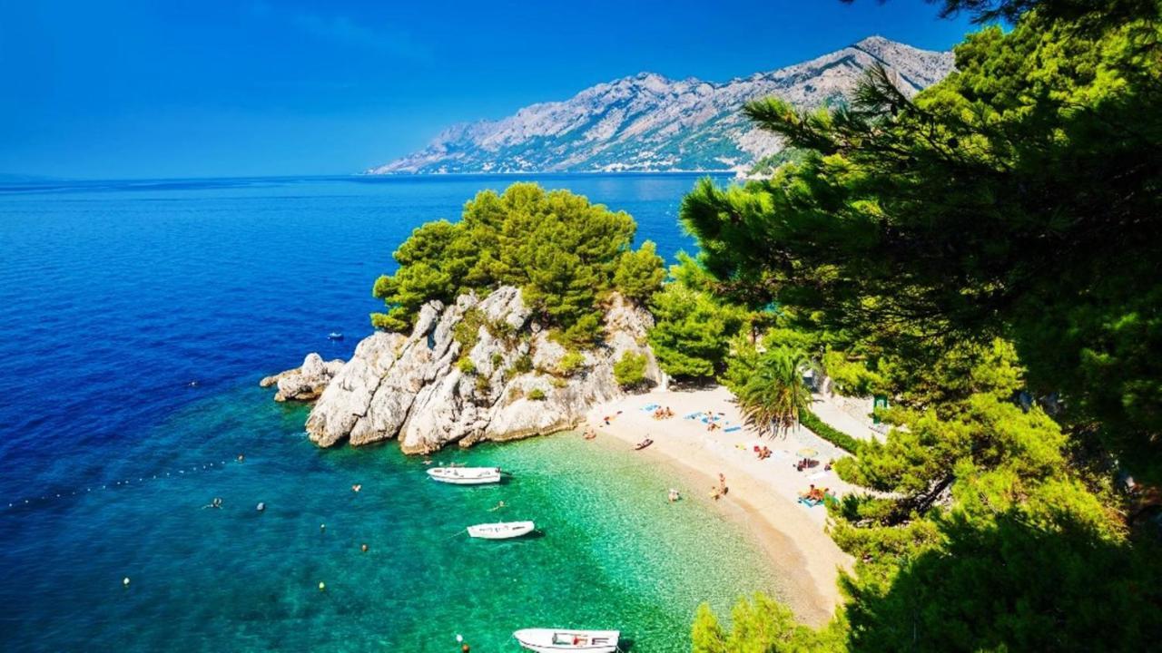 Stone House Nikolina With Heated Pool Villa Bast Bagian luar foto
